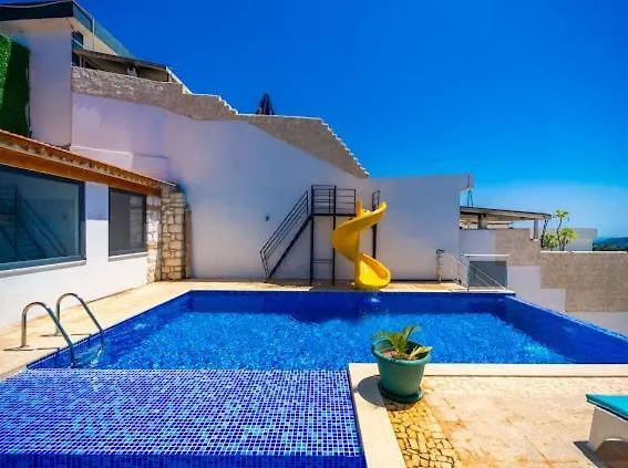فيلة Honeymoon With Sea View