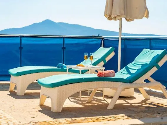 Honeymoon With Sea View كاس