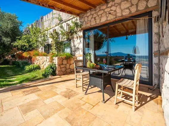 Honeymoon With Sea View فيلة كاس