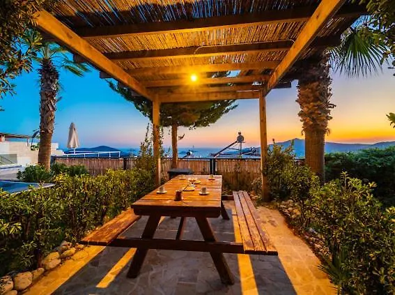 فيلة Honeymoon With Sea View